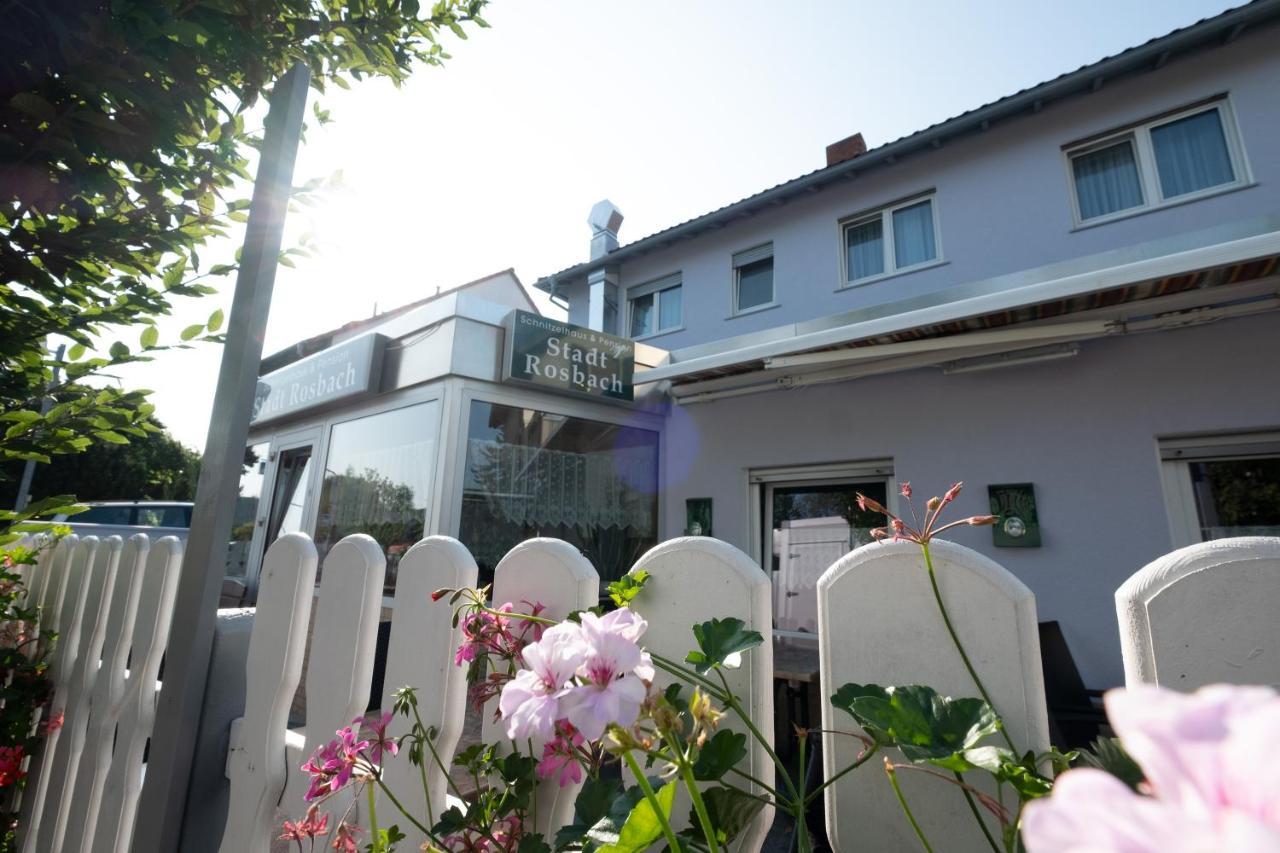 Schnitzelhaus Und Pension Stadt Rosbach Rosbach vor der Hohe ภายนอก รูปภาพ